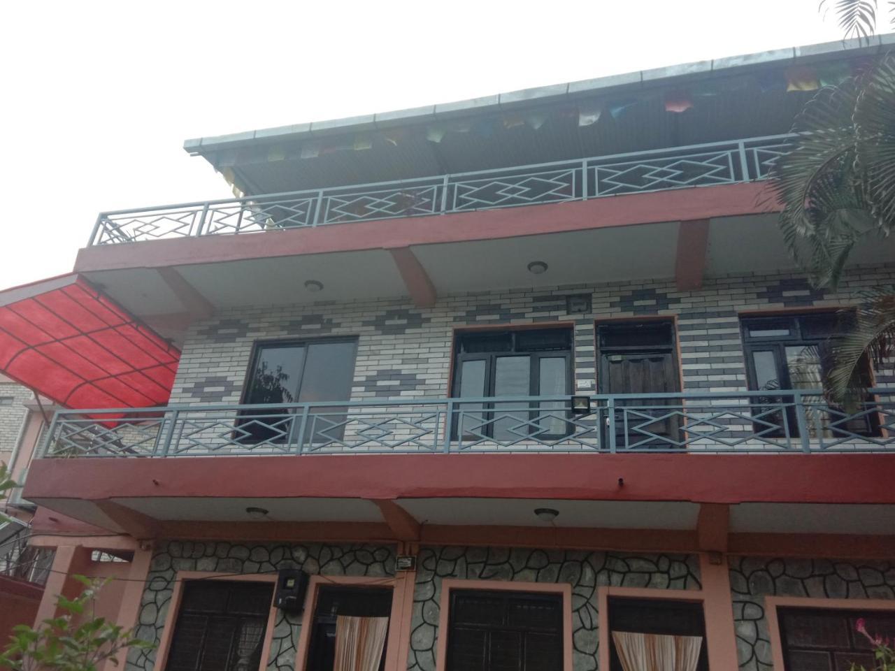 מלון פוקהרה Kalpana G. House מראה חיצוני תמונה